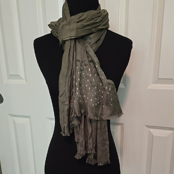 Elegant Olive Green Scarf - Picture 1 of 1